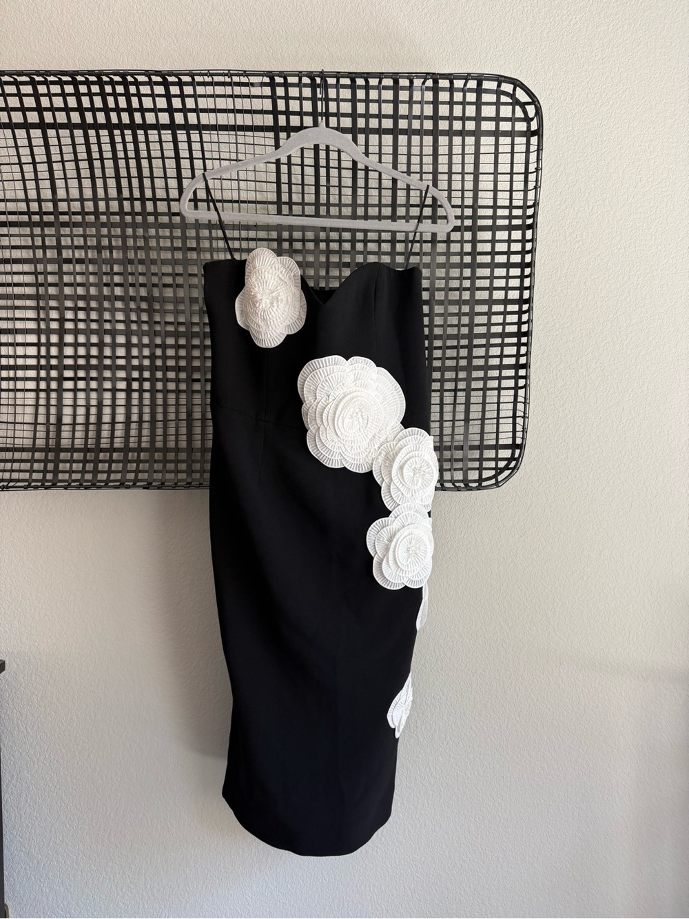 Helsi Kaia Floral Appliqué Strapless Midi Dress - Picture 3 of 11